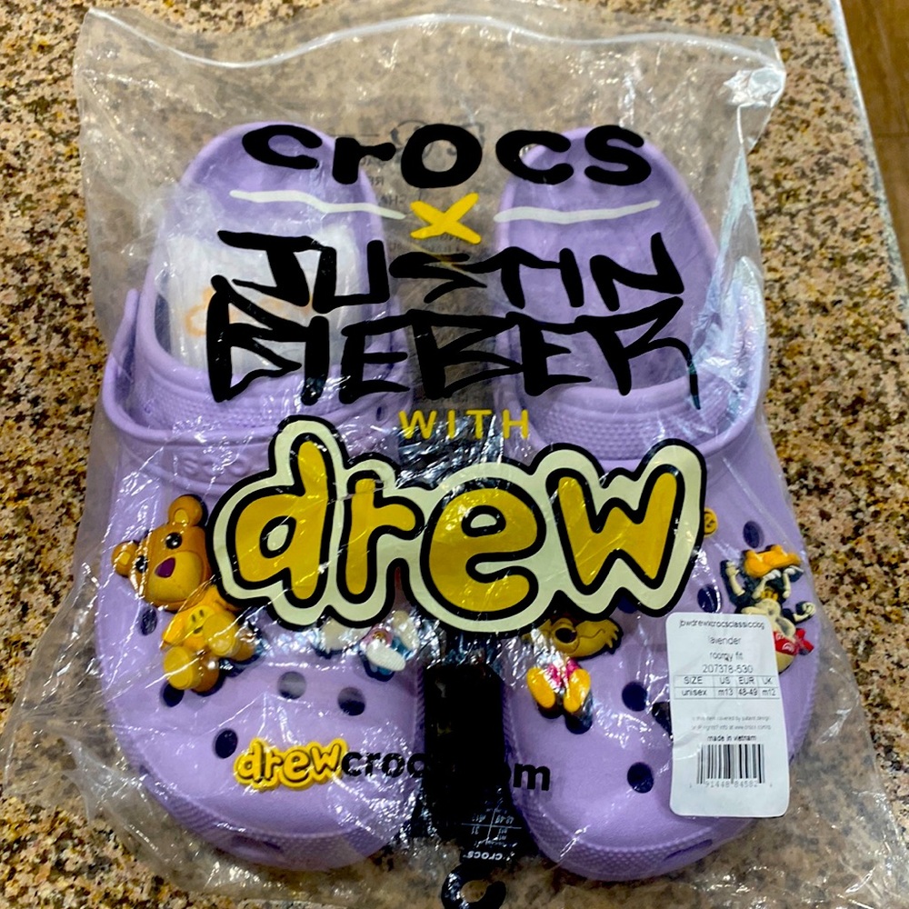 CROCS X JUSTIN BIEBER